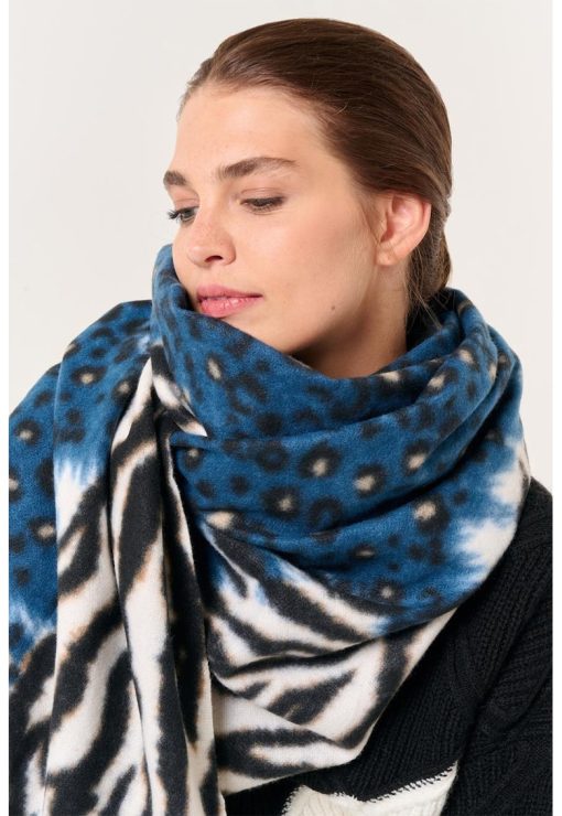 Fular cu animal print-FEMEI/GENTI SI ACCESORII/Fulare si esarfe-GENTI SI ACCESORII/Fulare si esarfe