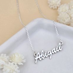 Lantisor Nume - font cursiv si feminin - Argint 925-Toate >> Argint 925 >> Lantisoare Argint >> Noutati