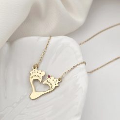 Lantisor cu pandantiv personalizat - contur picioruse in forma de inimioara - nume personalizat - Rubin - Lant link - Argint 925 placat cu Aur Galben 18K-Diamante >> Lantisoare Argint 925 cu Diamant natural >> Noutati