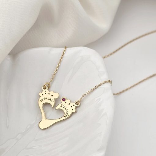 Lantisor cu pandantiv personalizat - contur picioruse in forma de inimioara - nume personalizat - Rubin - Lant link - Argint 925 placat cu Aur Galben 18K-Diamante >> Lantisoare Argint 925 cu Diamant natural >> Noutati