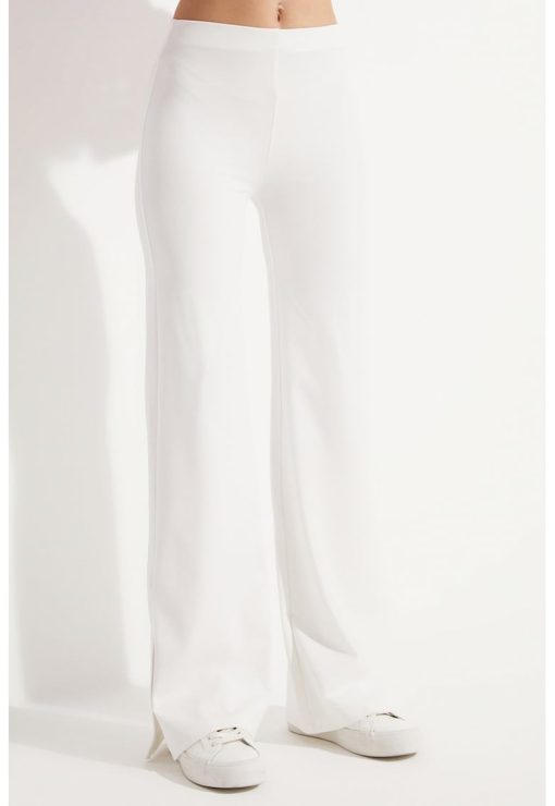 Pantaloni cu croiala ampla si model uni-FEMEI/IMBRACAMINTE/Pantaloni si colanti-IMBRACAMINTE/Pantaloni si colanti