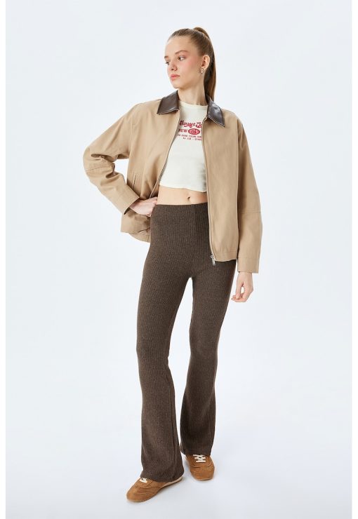 Pantaloni lungi cu model uni si croiala ampla-FEMEI/IMBRACAMINTE/Pantaloni si colanti-IMBRACAMINTE/Pantaloni si colanti