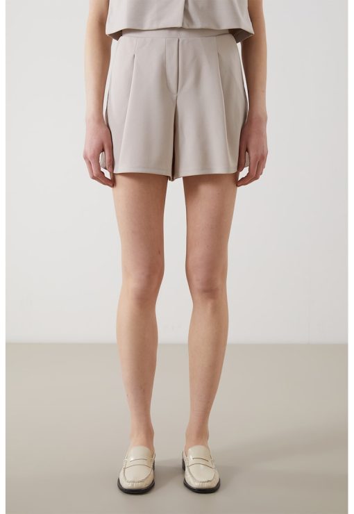 Pantaloni scurti cu croiala dreapta si buzunare-FEMEI/IMBRACAMINTE/Pantaloni si colanti-IMBRACAMINTE/Pantaloni si colanti