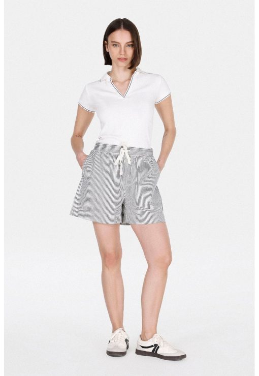 Pantaloni scurti cu dungi - snur si buzunare laterale-FEMEI/IMBRACAMINTE/Pantaloni si colanti-IMBRACAMINTE/Pantaloni si colanti