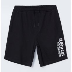 Pantaloni scurti relaxed fit cu imprimeu text-BARBATI/IMBRACAMINTE/Pantaloni si colanti-IMBRACAMINTE/Pantaloni si colanti