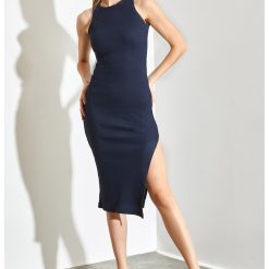 Rochie cambrata cu slit lateral-FEMEI/IMBRACAMINTE/Rochii-IMBRACAMINTE/Rochii