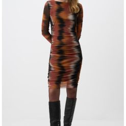 Rochie scurta cambrata cu decolteu rotund-FEMEI/IMBRACAMINTE/Rochii-IMBRACAMINTE/Rochii