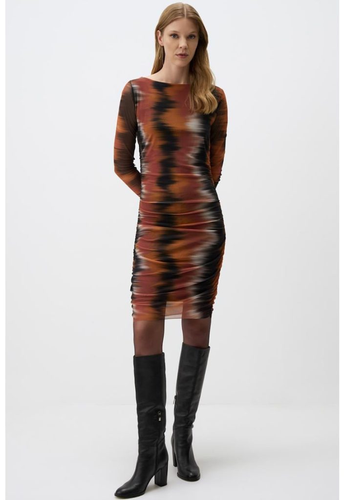 Rochie scurta cambrata cu decolteu rotund-FEMEI/IMBRACAMINTE/Rochii-IMBRACAMINTE/Rochii