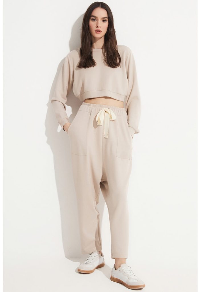 Set de bluza crop si pantaloni-FEMEI/IMBRACAMINTE/Seturi imbracaminte-IMBRACAMINTE/Seturi imbracaminte