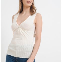 Top slim fit cu decolteu in V-FEMEI/IMBRACAMINTE/Bluze-IMBRACAMINTE/Bluze