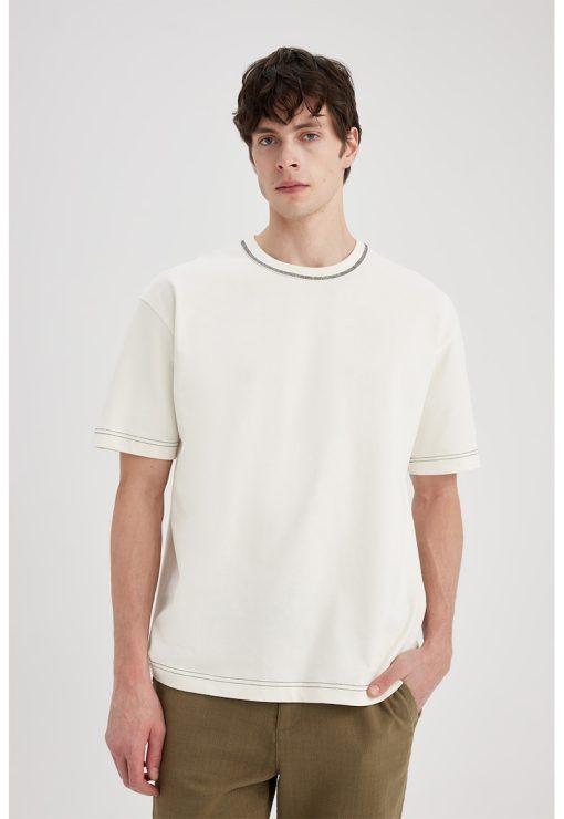 Tricou cu decolteu la baza gatului-BARBATI/IMBRACAMINTE/Tricouri si maiouri-IMBRACAMINTE/Tricouri si maiouri
