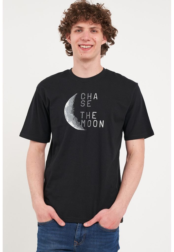 Tricou cu decolteu la baza gatului si text-BARBATI/IMBRACAMINTE/Tricouri si maiouri-IMBRACAMINTE/Tricouri si maiouri
