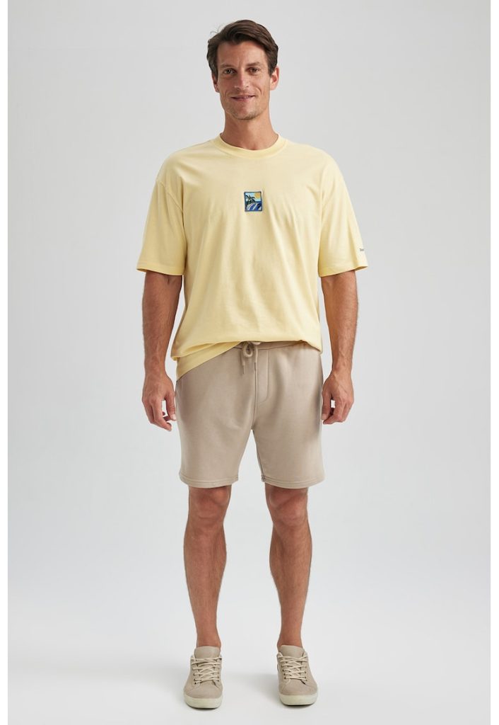 Tricou cu detaliu aplicat-BARBATI/IMBRACAMINTE/Tricouri si maiouri-IMBRACAMINTE/Tricouri si maiouri