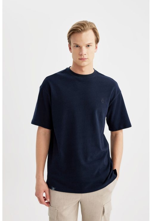 Tricou de bumbac cu decolteu la baza gatului-BARBATI/IMBRACAMINTE/Tricouri si maiouri-IMBRACAMINTE/Tricouri si maiouri