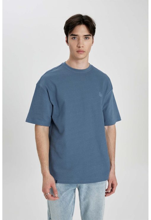 Tricou de bumbac cu decolteu la baza gatului-BARBATI/IMBRACAMINTE/Tricouri si maiouri-IMBRACAMINTE/Tricouri si maiouri