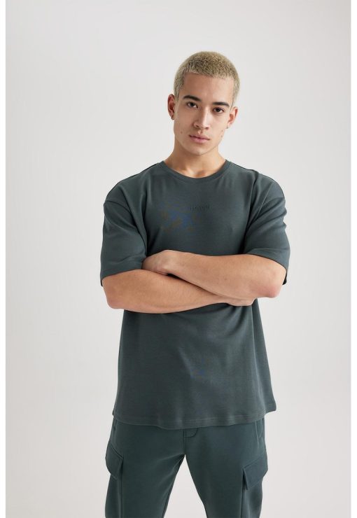 Tricou uni cu decolteu la baza gatului-BARBATI/IMBRACAMINTE/Tricouri si maiouri-IMBRACAMINTE/Tricouri si maiouri