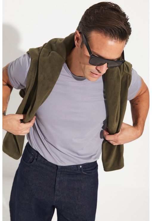 Tricou uni cu decolteu la baza gatului-BARBATI/IMBRACAMINTE/Tricouri si maiouri-IMBRACAMINTE/Tricouri si maiouri