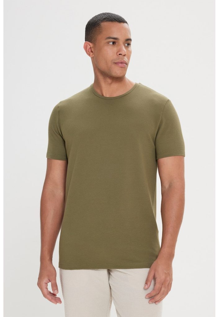 Tricou uni cu decolteu la baza gatului-BARBATI/IMBRACAMINTE/Tricouri si maiouri-IMBRACAMINTE/Tricouri si maiouri