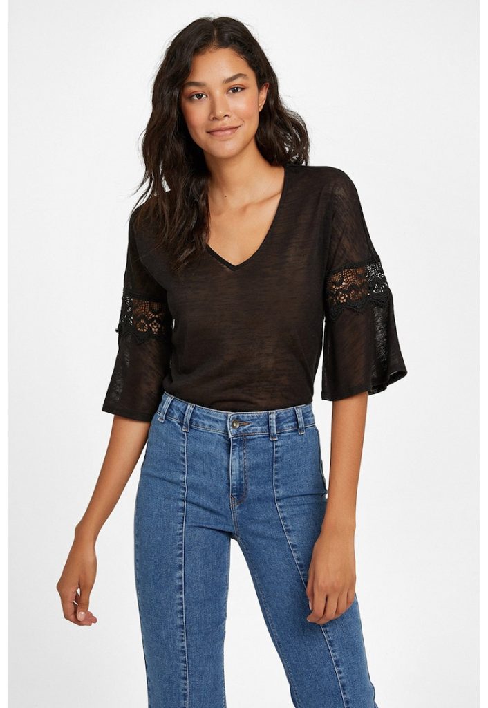 Bluza cu decolteu in V si maneci evazate trei sferturi-FEMEI/IMBRACAMINTE/Bluze-IMBRACAMINTE/Bluze