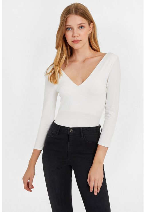 Bluza slim fit cu decolteu in V-FEMEI/IMBRACAMINTE/Bluze-IMBRACAMINTE/Bluze