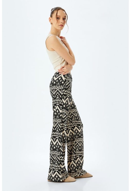 Pantaloni relaxed fit cu model si buzunare laterale-FEMEI/IMBRACAMINTE/Pantaloni si colanti-IMBRACAMINTE/Pantaloni si colanti