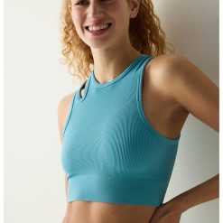 Top crop striat cu decupaj-FEMEI/IMBRACAMINTE/Tricouri si maiouri-IMBRACAMINTE/Tricouri si maiouri