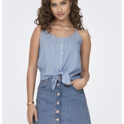 Top cu nasturi decorativi-FEMEI/IMBRACAMINTE/Tricouri si maiouri-IMBRACAMINTE/Tricouri si maiouri