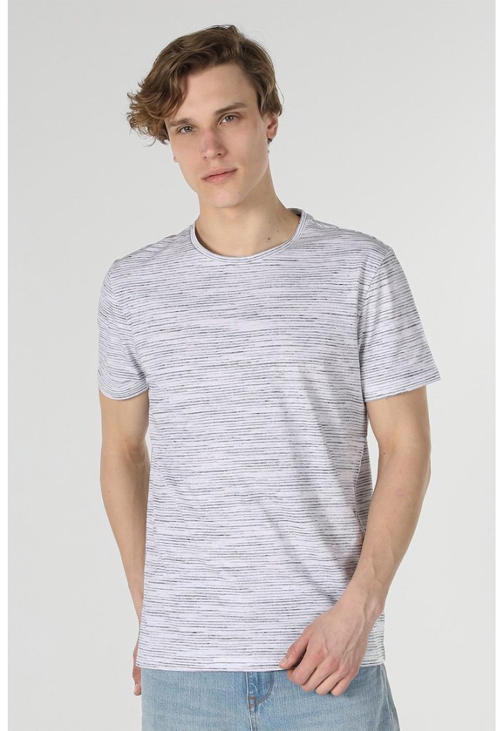 Tricou cu decolteu la baza gatului-BARBATI/IMBRACAMINTE/Tricouri si maiouri-IMBRACAMINTE/Tricouri si maiouri