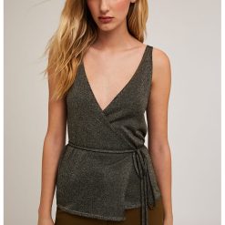 Vesta tricotata fin cu croiala petrecuta-FEMEI/IMBRACAMINTE/Pulovere si cardigane-IMBRACAMINTE/Pulovere si cardigane