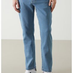 Blugi regular fit-BARBATI/IMBRACAMINTE/Blugi-IMBRACAMINTE/Blugi