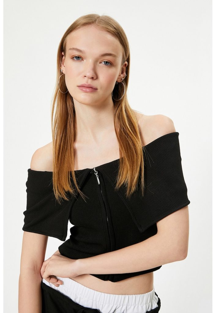 Bluza crop cu decolteu pe umeri-FEMEI/IMBRACAMINTE/Bluze-IMBRACAMINTE/Bluze