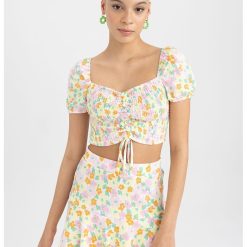 Bluza crop cu imprimeu floral-FEMEI/IMBRACAMINTE/Bluze-IMBRACAMINTE/Bluze