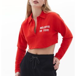 Bluza crop polo cu text-FEMEI/IMBRACAMINTE/Bluze-IMBRACAMINTE/Bluze