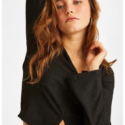 Bluza cu decolteu in V si slit frontal-FEMEI/IMBRACAMINTE/Bluze-IMBRACAMINTE/Bluze