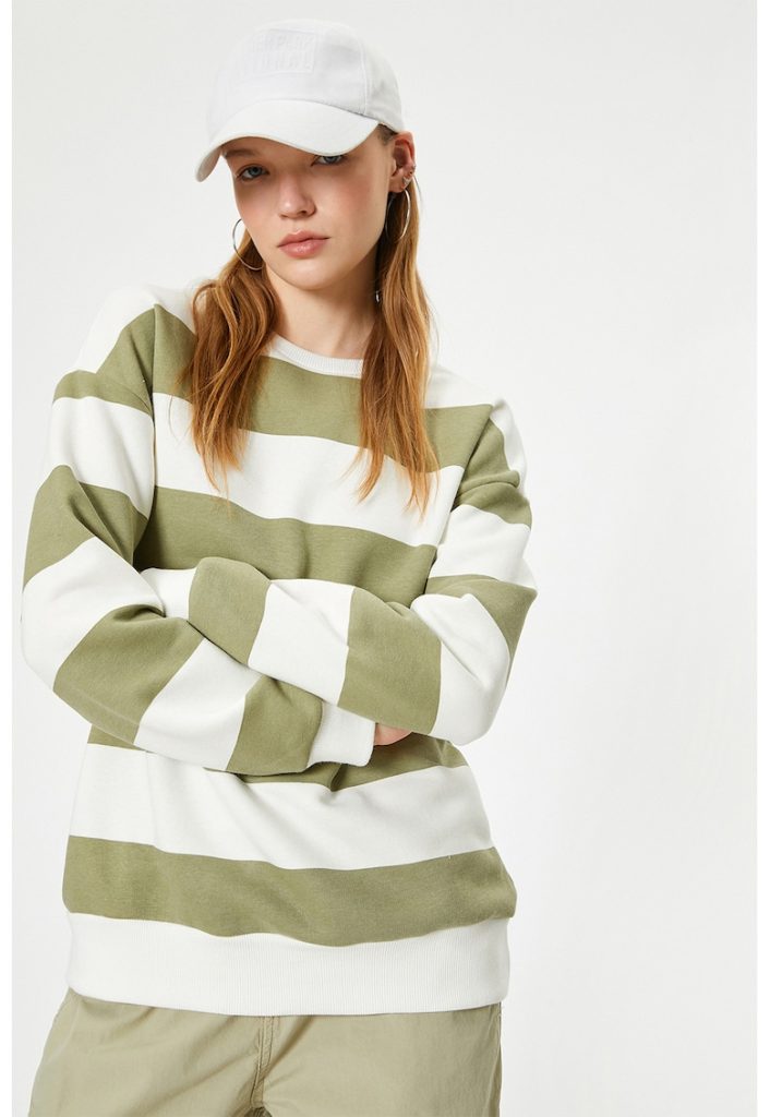 Bluza de trening cu model in dungi-FEMEI/IMBRACAMINTE/Hanorace-IMBRACAMINTE/Hanorace