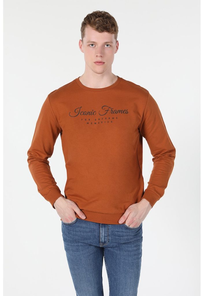 Bluza sport cu decolteu la baza gatului si imprimeu text-BARBATI/IMBRACAMINTE/Hanorace-IMBRACAMINTE/Hanorace