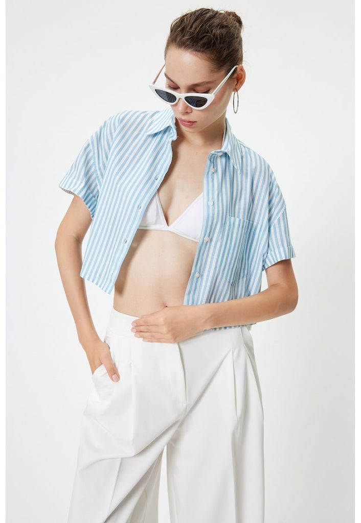 Camasa crop din bumbac cu aplicatie pe piept-FEMEI/IMBRACAMINTE/Camasi-IMBRACAMINTE/Camasi