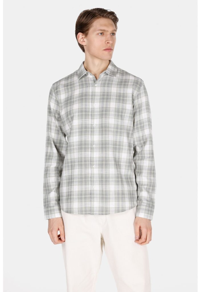 Camasa cu maneci lungi si model in carouri-BARBATI/IMBRACAMINTE/Camasi-IMBRACAMINTE/Camasi