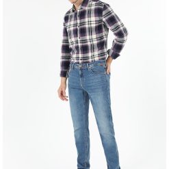 Camasa cu model in carouri si buzunare pe piept-BARBATI/IMBRACAMINTE/Camasi-IMBRACAMINTE/Camasi