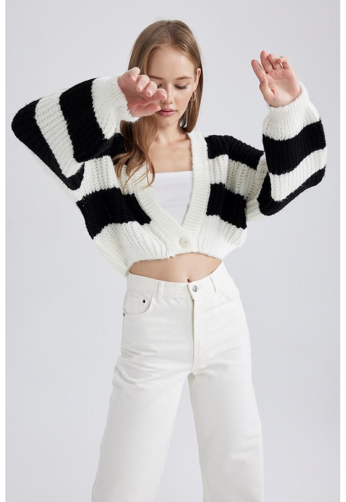 Cardigan crop in dungi-FEMEI/IMBRACAMINTE/Pulovere si cardigane-IMBRACAMINTE/Pulovere si cardigane