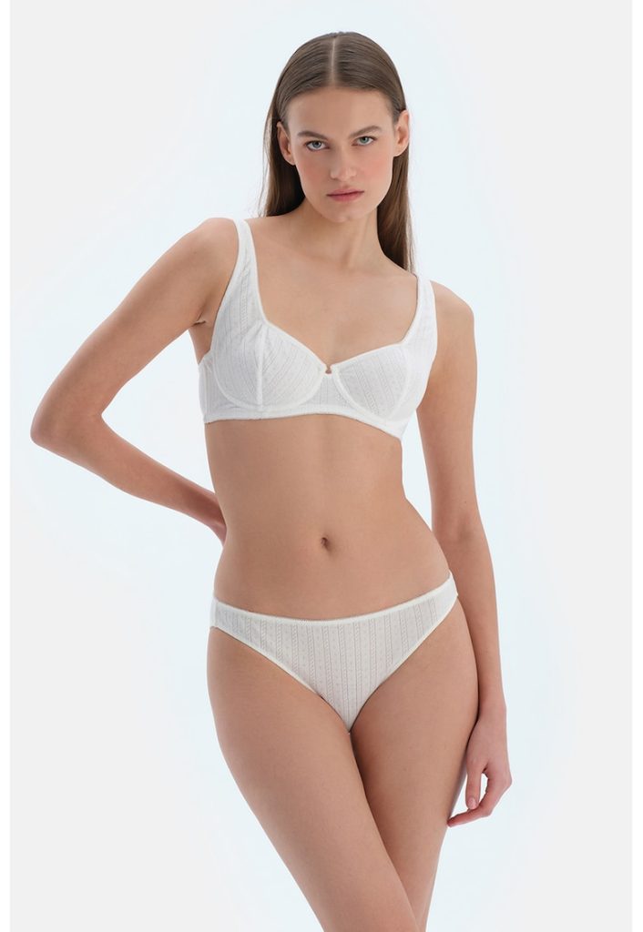 Chiloti cu model in dungi-FEMEI/IMBRACAMINTE/Lenjerie intima-IMBRACAMINTE/Lenjerie intima