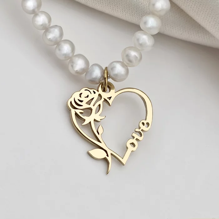 Colier Belle - Pandantiv cu Trandafir si LOVE & Sirag de Perle - Argint 925 placat cu Aur Galben 18K-Colectii >> Comori Perlate >> Noutati