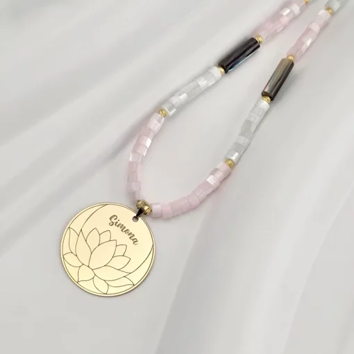 Colier Lotus - Personalizat cu Nume - Perle Cilindrice Roz & Albe && Tubulare metalizate - Argint 925 placat cu Aur 18K-Colectii >> Comori Perlate >> Noutati