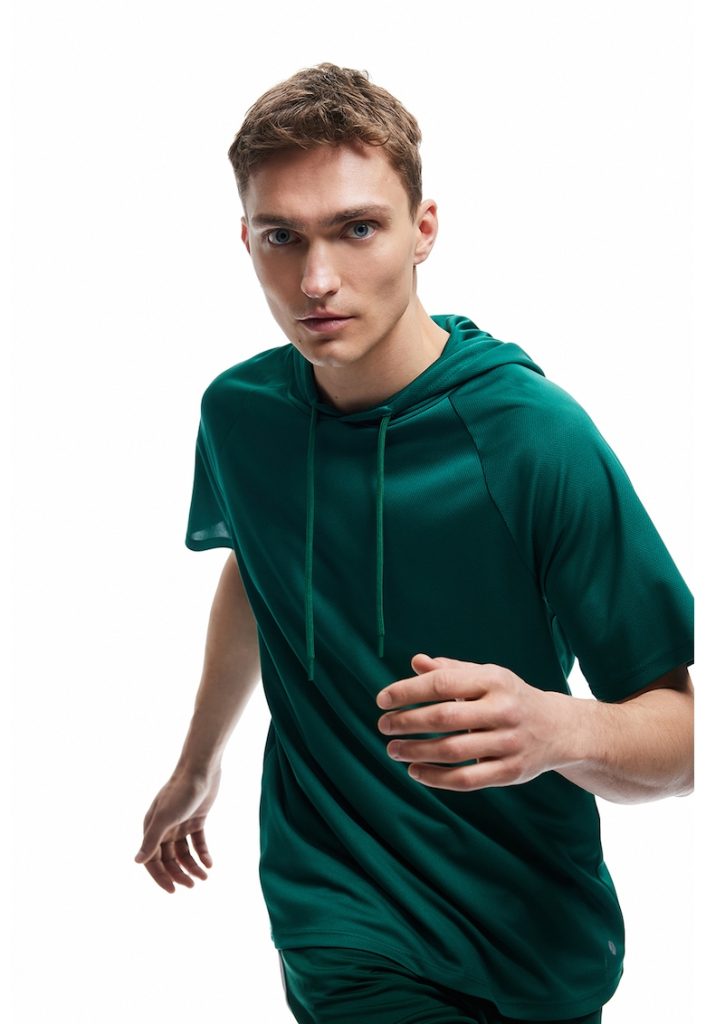 Hanorac cu maneci scurte-BARBATI/IMBRACAMINTE/Hanorace-IMBRACAMINTE/Hanorace