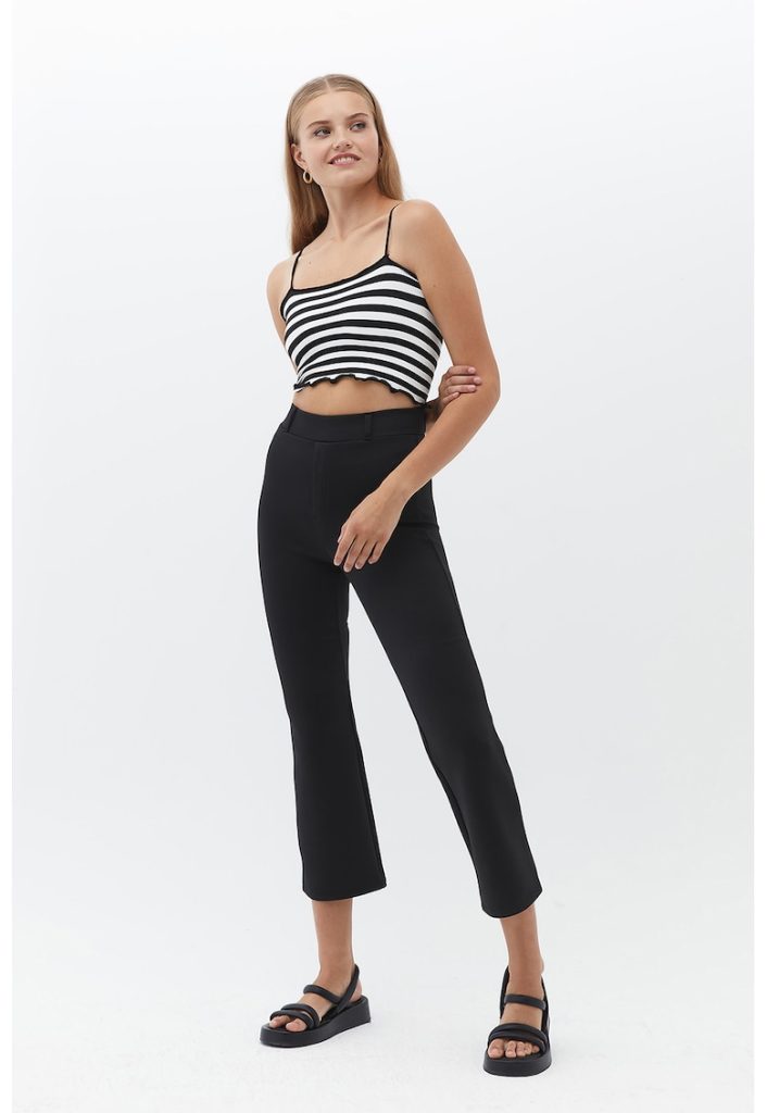 Pantaloni capri regular-fit-FEMEI/IMBRACAMINTE/Pantaloni si colanti-IMBRACAMINTE/Pantaloni si colanti