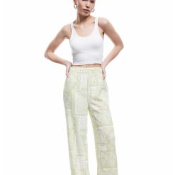 Pantaloni cu croiala ampla si model-FEMEI/IMBRACAMINTE/Pantaloni si colanti-IMBRACAMINTE/Pantaloni si colanti