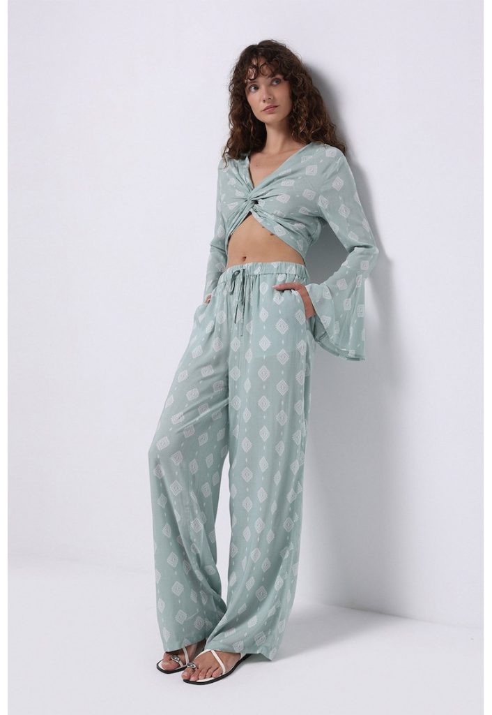 Pantaloni de trening cu imprimeu grafic si snur-FEMEI/IMBRACAMINTE/Pantaloni si colanti-IMBRACAMINTE/Pantaloni si colanti