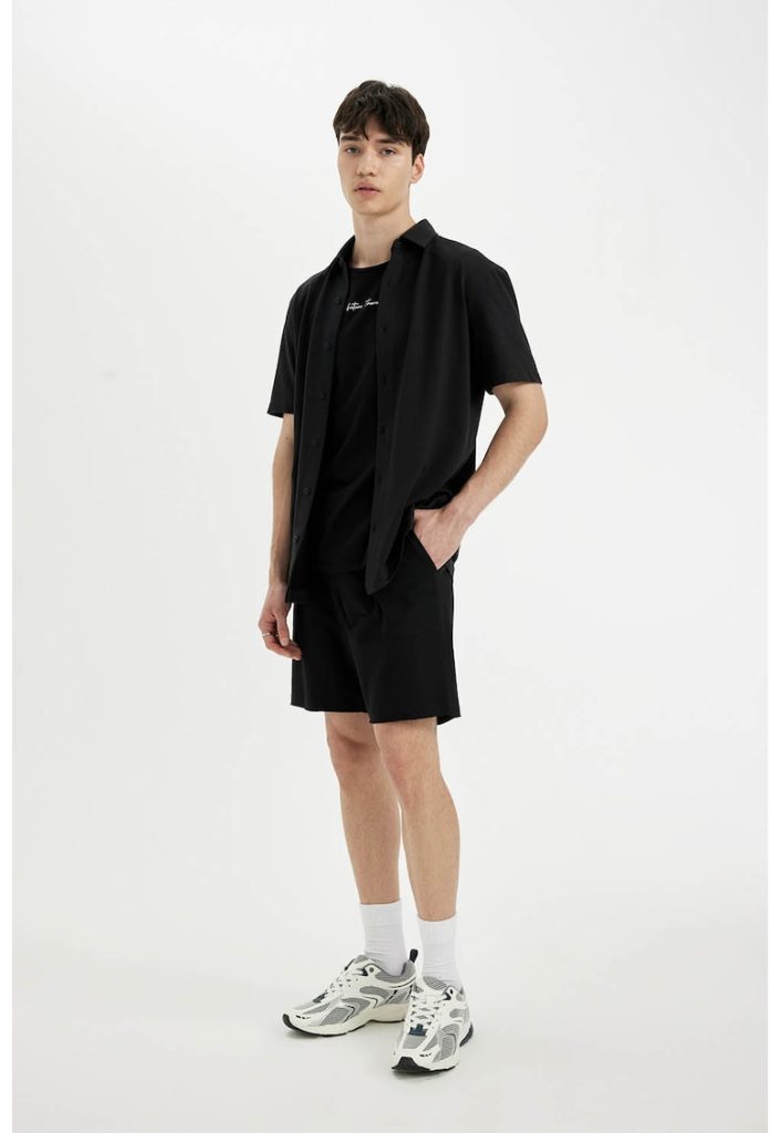 Pantaloni scurti cu snur-BARBATI/IMBRACAMINTE/Pantaloni si colanti-IMBRACAMINTE/Pantaloni si colanti