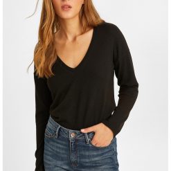 Pulover cu decolteu in V si maneci cazute-FEMEI/IMBRACAMINTE/Pulovere si cardigane-IMBRACAMINTE/Pulovere si cardigane