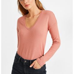 Pulover cu decolteu in V si maneci cazute-FEMEI/IMBRACAMINTE/Pulovere si cardigane-IMBRACAMINTE/Pulovere si cardigane